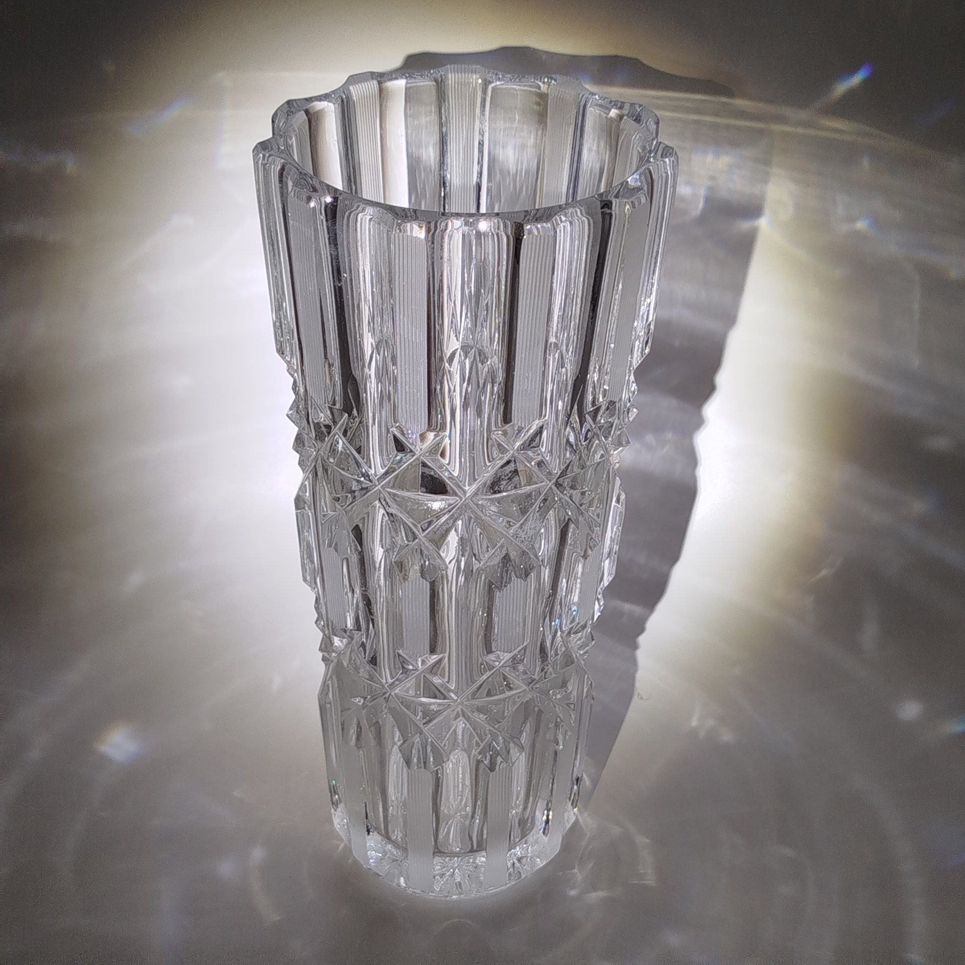 Ваза для цветов "Эхо", автор А.М. Остроумов, хрусталь, алмазная грань, Ленинградский завод художественного стекла (ЛЗХС), СССР, 1970-1980 гг.
