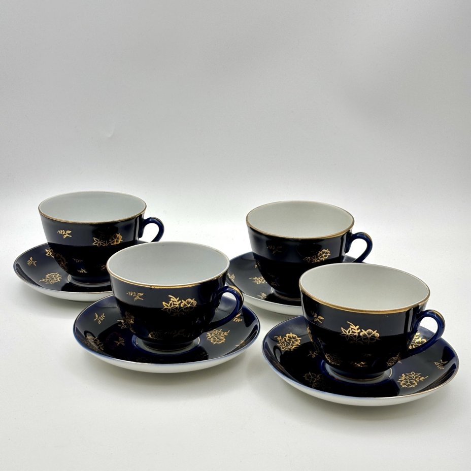 Набор из четырех чайных пар с цветочным декором