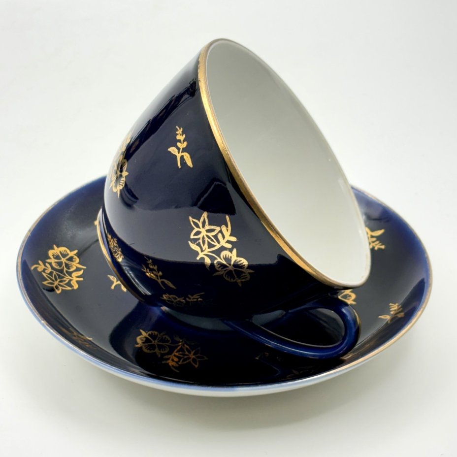 Набор из четырех чайных пар с цветочным декором