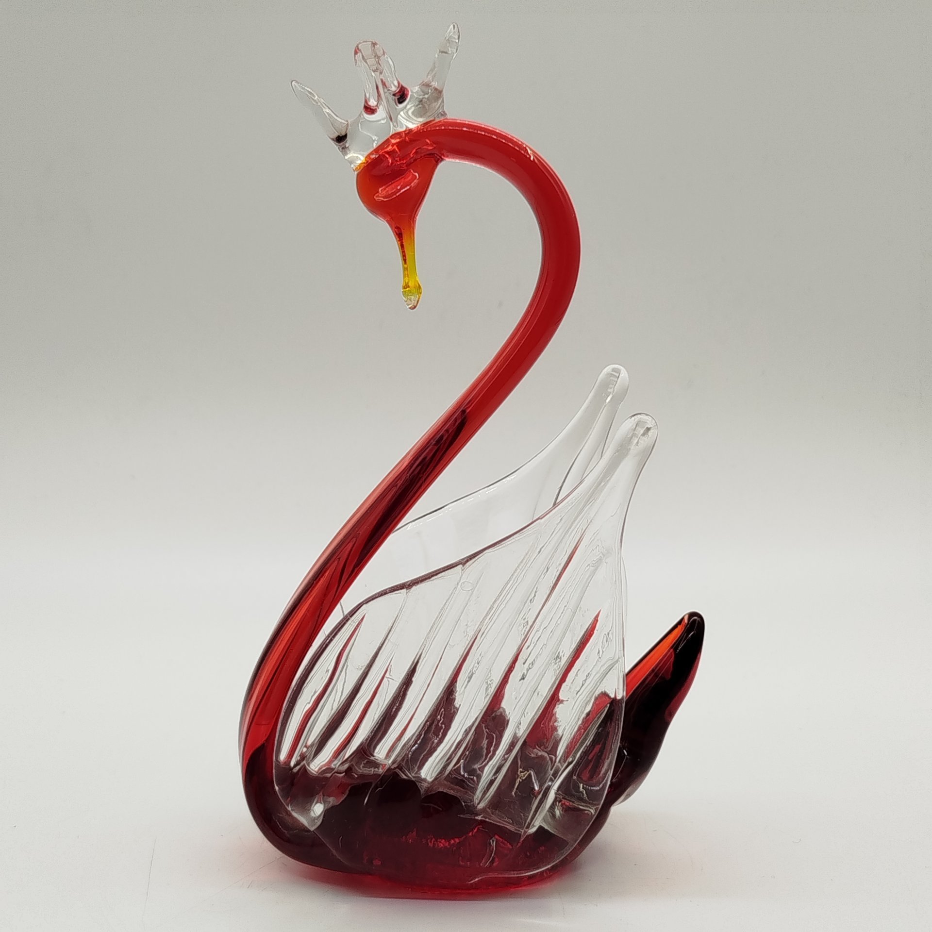 Статуэтка "Царевна-Лебедь", цветное стекло, гутная техника, Российская Федерация, 1990-2015 гг.