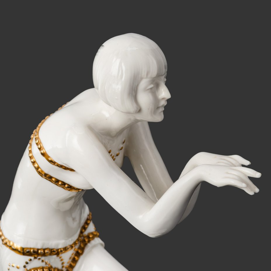 Статуэтка "Танцовщица" в стиле Модерн, фарфор, золочение, Aelteste Volkstedt, Германия, 1900-1936 гг.