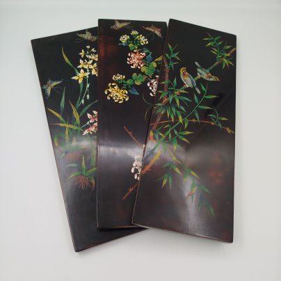 Панно настенное трехчастное "Птицы, насекомые и цветы", дерево, лак, резьба, роспись, Азия, 1970-1990 гг.