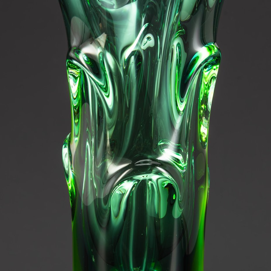 Ваза для цветов в зеленых оттенках, дизайнер Emanuel Beránek (Эмануэль Беранек), Škrdlovice glassworks (Шкрдловский стекольный завод)