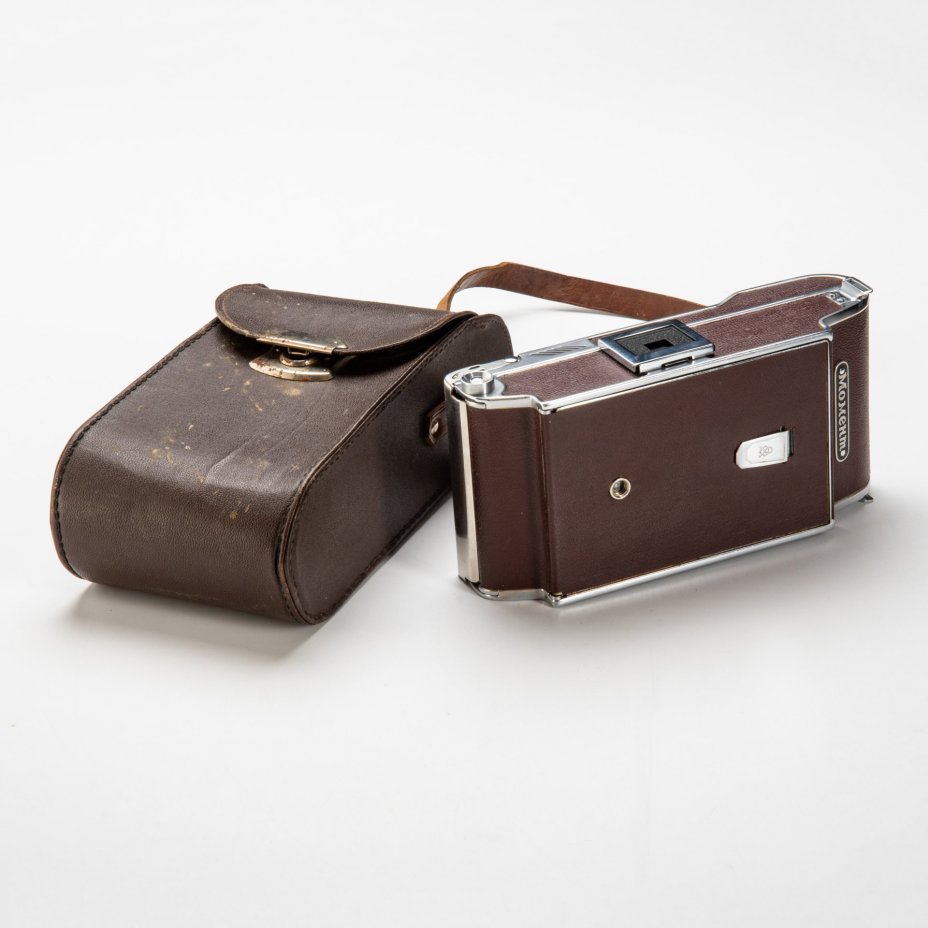 Фотоаппарат "Момент" в оригинальном кофре (выпущен тиражом 9000 экземпляров), металл, кожа, стекло, Государственный оптико-механический завод имени ОГПУ (ГОМЗ), СССР, 1952-1954 гг., Государственный оптико-механический завод имени ОГПУ (ГОМЗ)