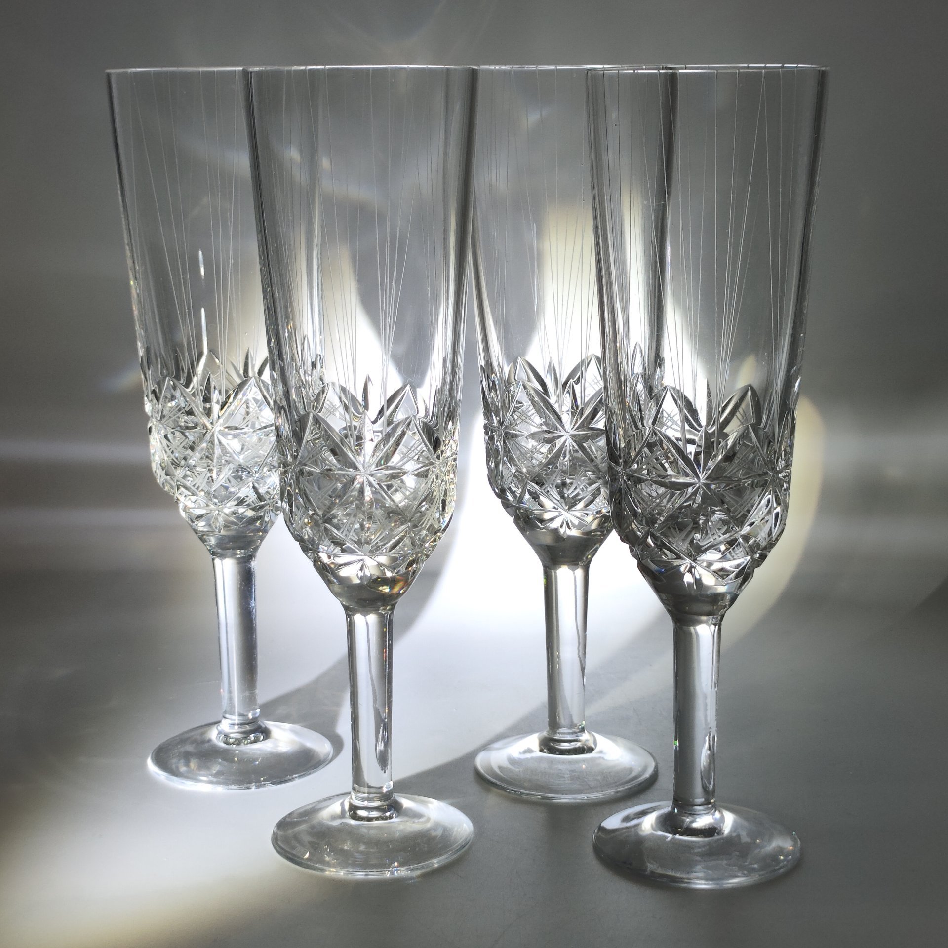 Набор из 4-х бокалов "Комета", автор формы Е.В. Яновская, автор рисунка Х.М. Пыльд (Кяяр), хрусталь, алмазная грань, Ленинградский завод художественного стекла (ЛЗХС), СССР, 1970-1980 гг.