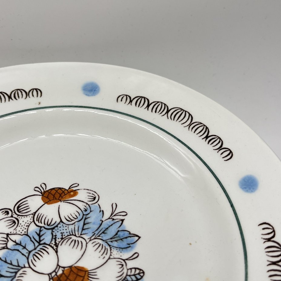 Набор из 5 десертных тарелок с цветочным декором, фаянс, деколь, Конаковский фаянсовый завод им. М.И. Калинина (ЗиК Конаково), СССР, 1960-1990 гг.