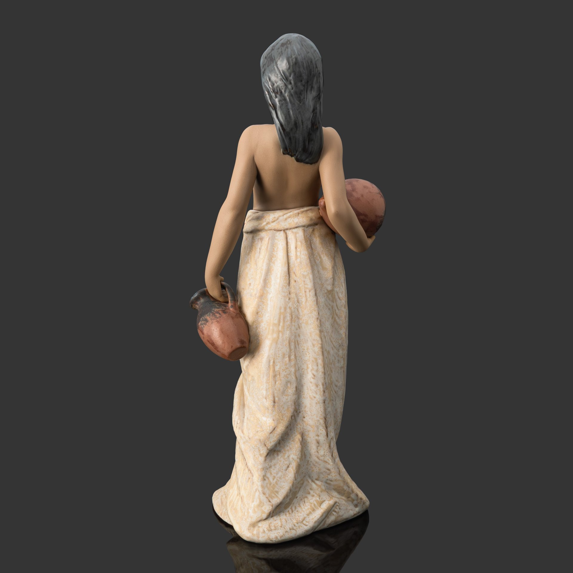 Статуэтка "Девушка с двумя кувшинами", скульптор Антонио Рамос