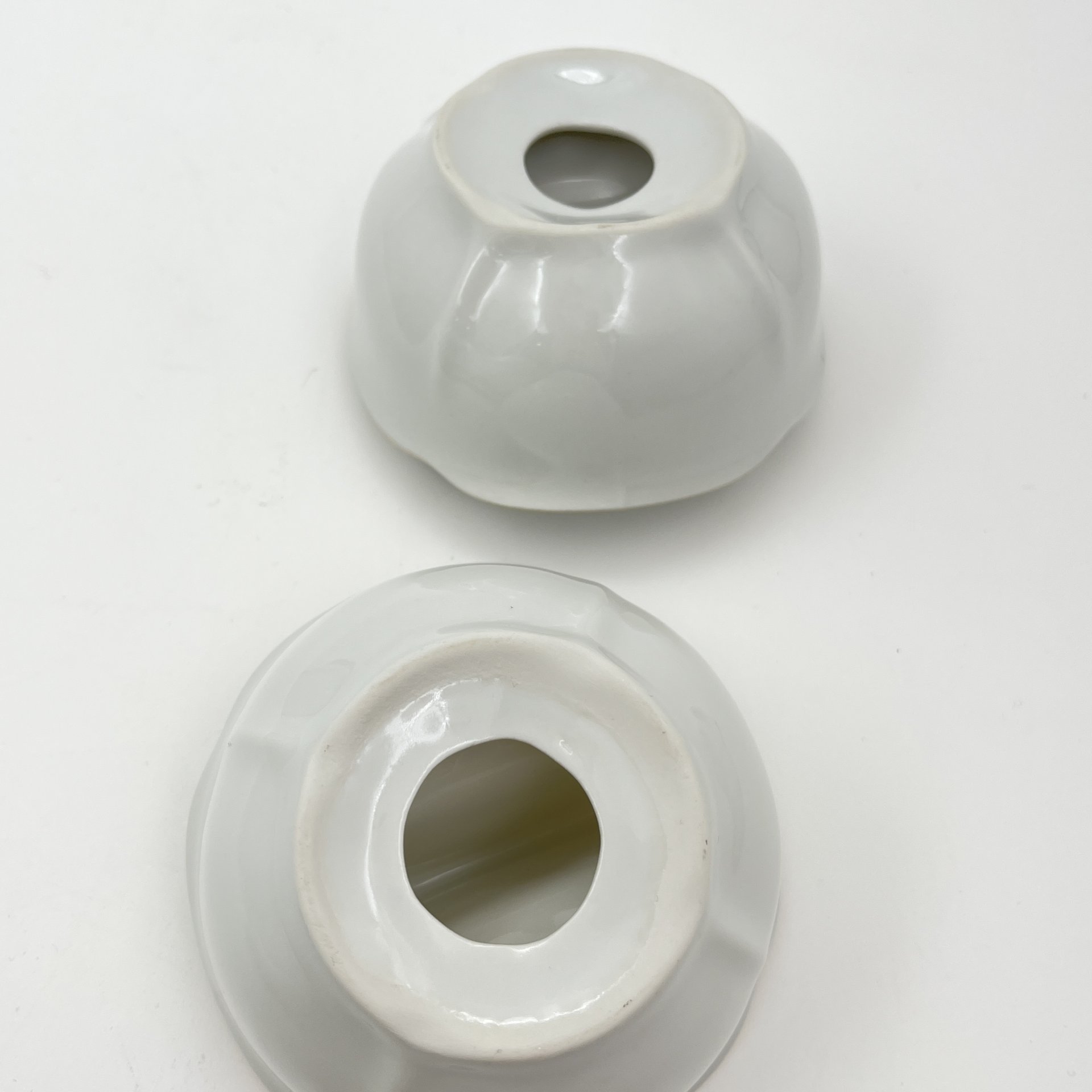 Набор из двухсекционных менажниц (2 предмета) с цветочным декором, фарфор, деколь, золочение, Bohemia (Neurohlau), Чехословакия, 1970-1990 гг.