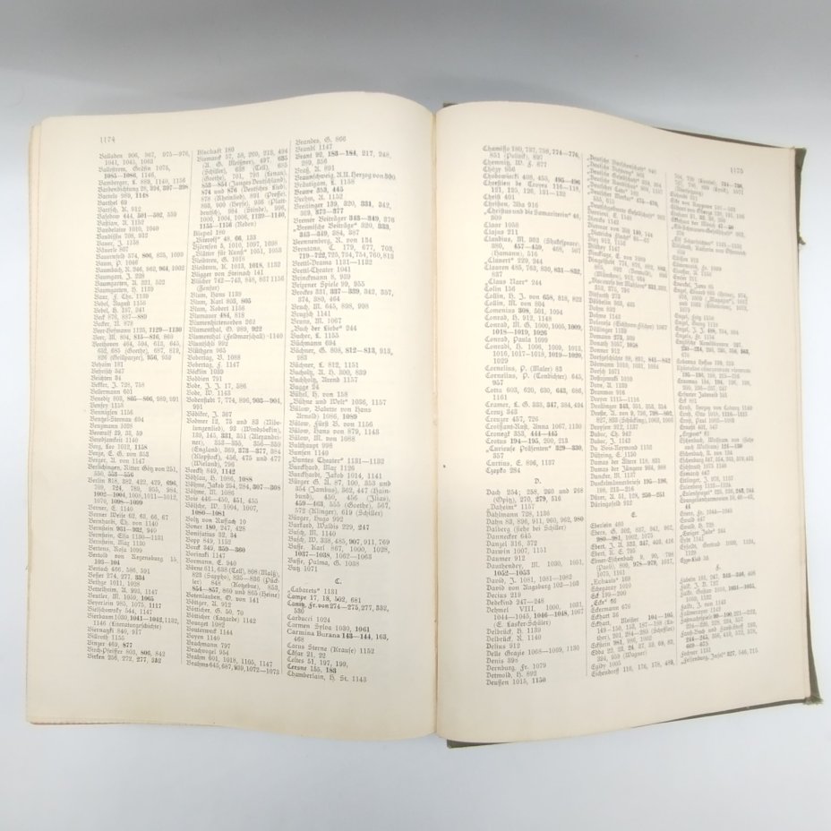 Книга "Geschichte der Deutschen Literatur von den Anfängen bis in die Gegenwart" ("История немецкой литературы от истоков до настоящего времени"), том 2
