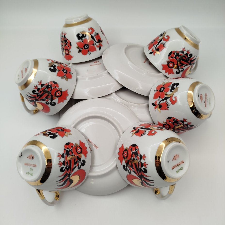 Набор из шести чайных пар "Красный петух", автор рисунка А.В. Воробьевский, фарфор, деколь, золочение, Ленинградский фарфоровый завод (ЛФЗ), СССР, 1970-1992 гг.