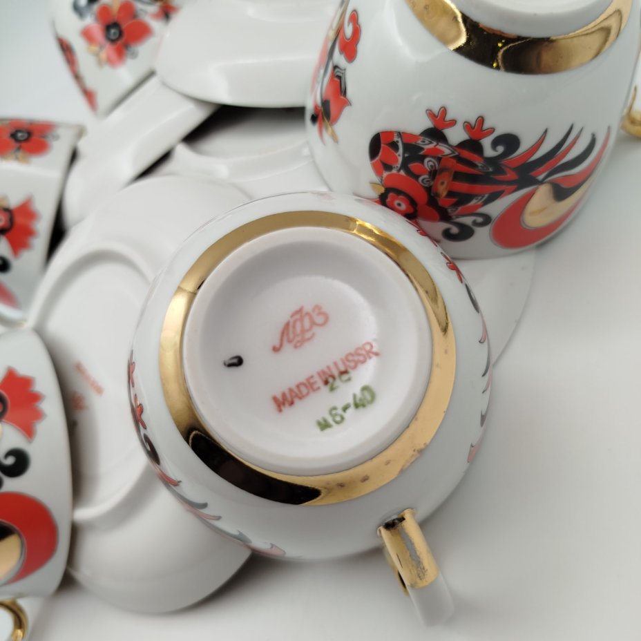 Набор из шести чайных пар "Красный петух", автор рисунка А.В. Воробьевский, фарфор, деколь, золочение, Ленинградский фарфоровый завод (ЛФЗ), СССР, 1970-1992 гг.