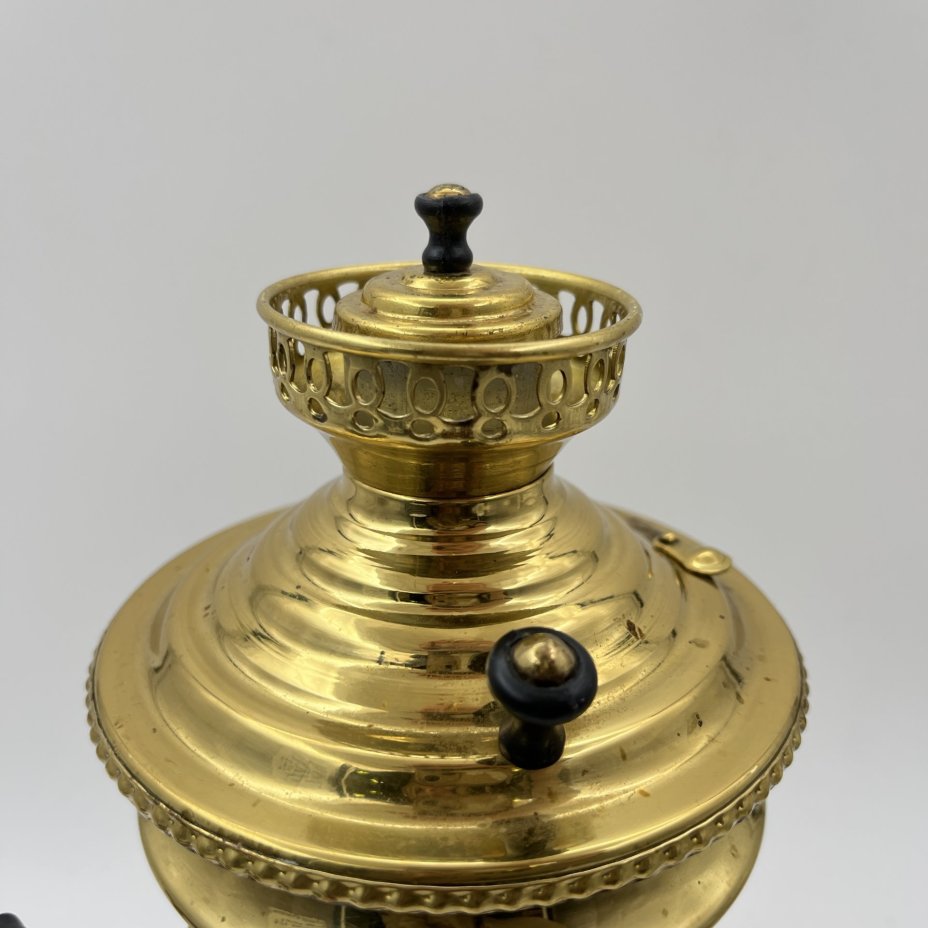 Самовар декоративный золотистого цвета