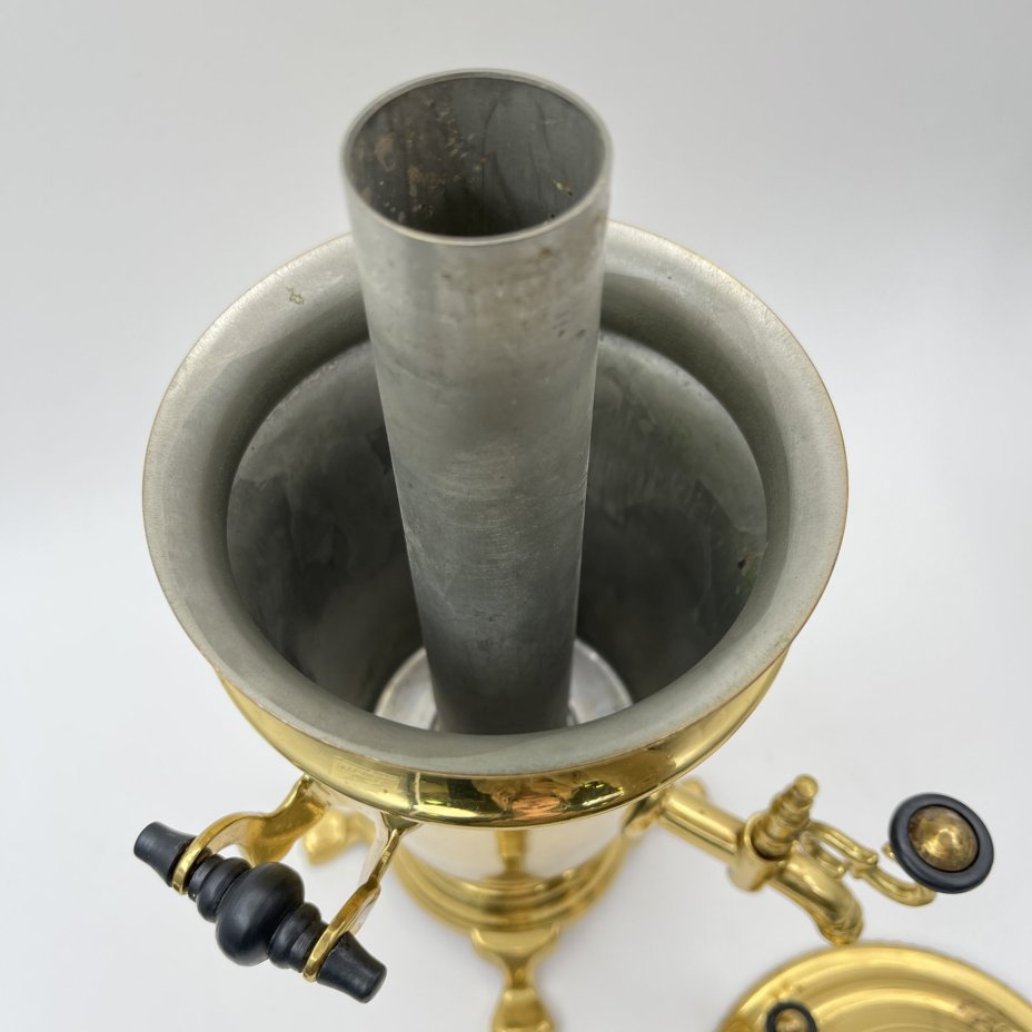 Самовар декоративный золотистого цвета