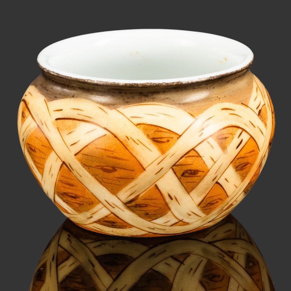 Солонка в форме горшочка с имитацией плетения лыка, фарфор, роспись, Фарфоровая фабрика Гарднера, Российская империя, 1870-1890 гг.