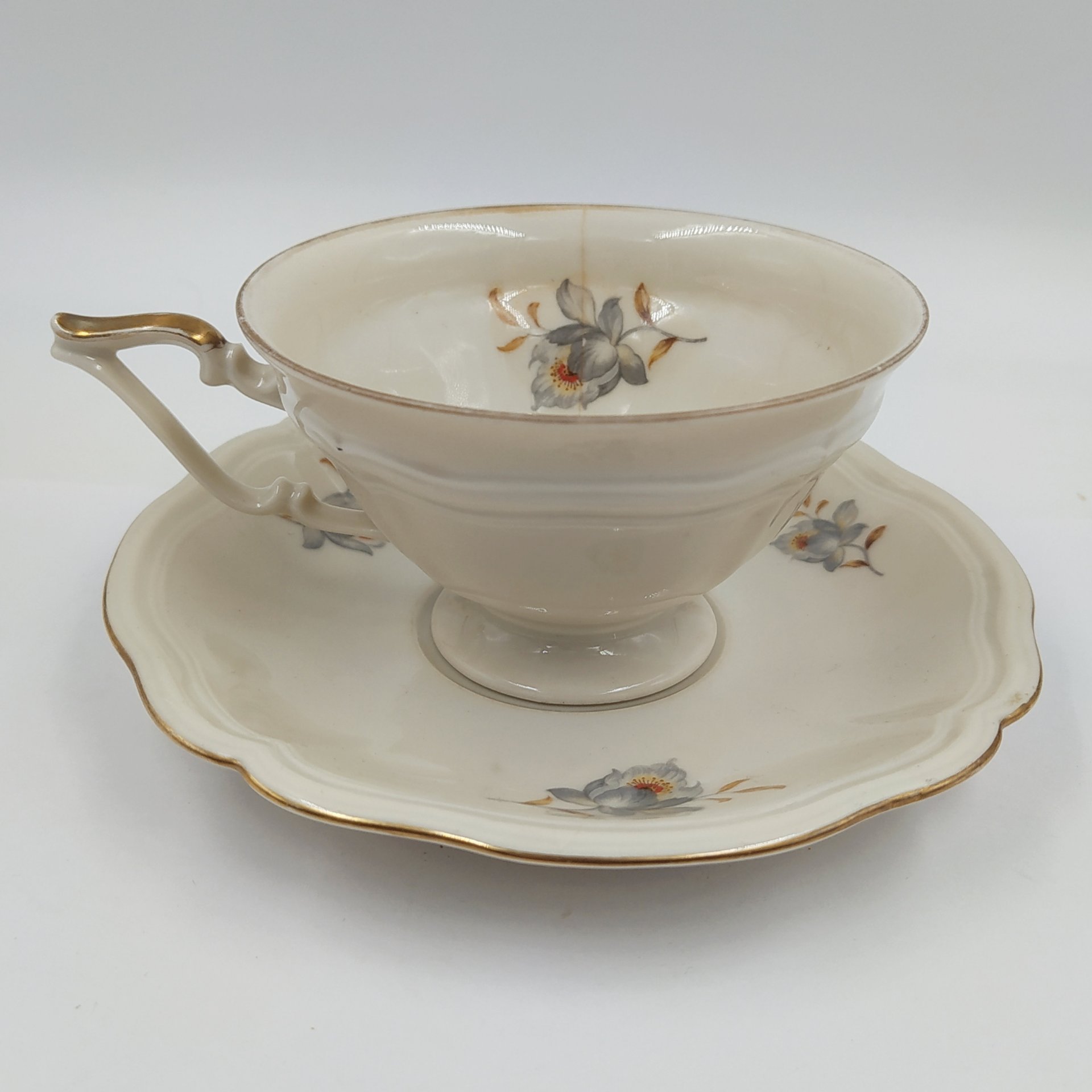 Пара чайная цвета слоновой кости с цветочным декором, фарфор, деколь, золочение, Seltmann Weiden, Германия, 1924-1946 гг.