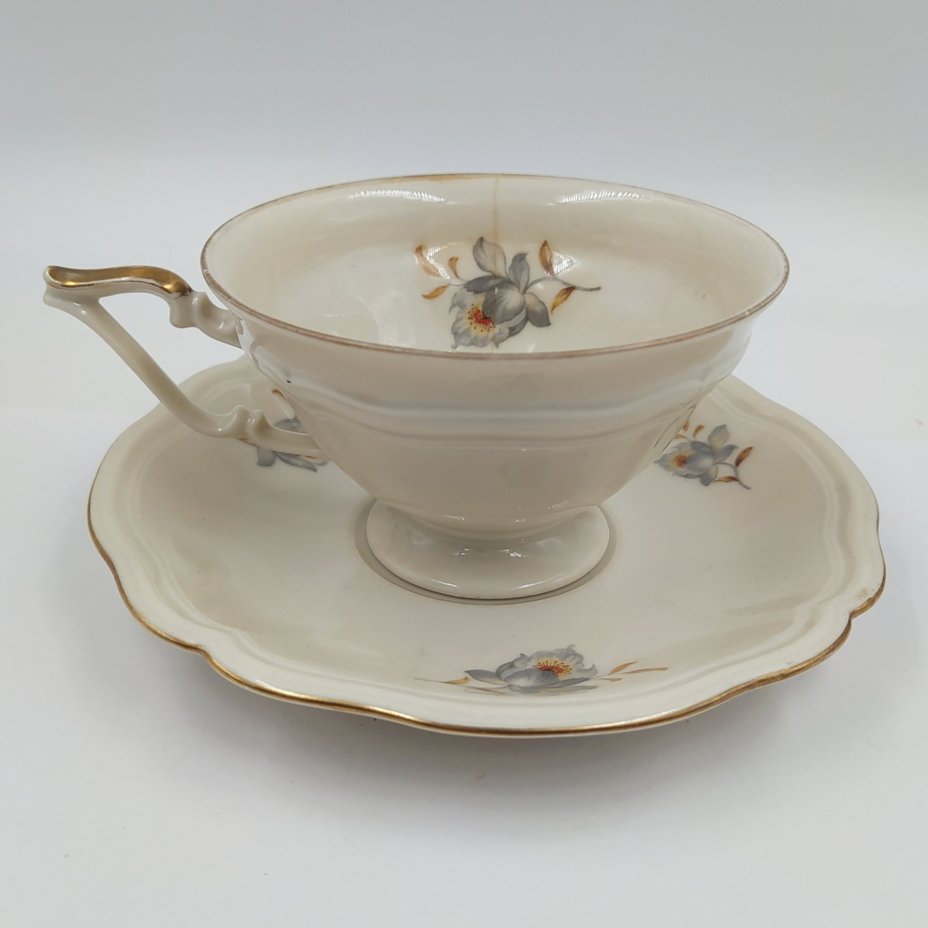 Пара чайная цвета слоновой кости с цветочным декором, фарфор, деколь, золочение, Seltmann Weiden, Германия, 1924-1946 гг.