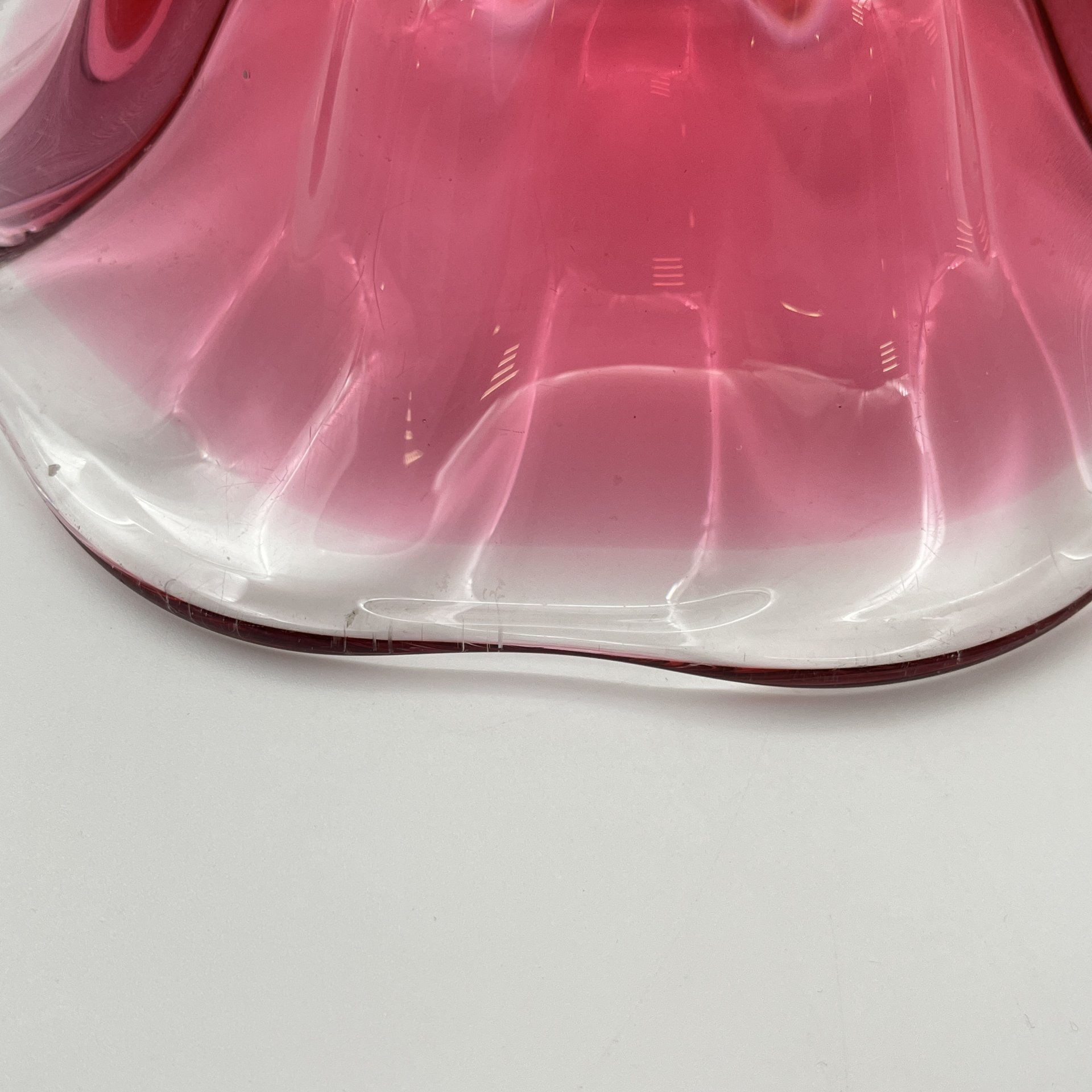 Ваза (конфетница/фруктовница) розового оттенка, стекло, гутная техника, Ленинградский завод художественного стекла (ЛЗХС), СССР, 1960-1980 гг.