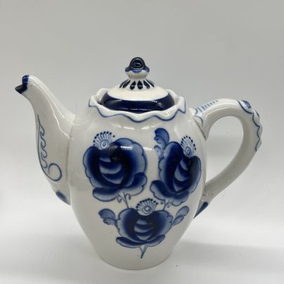 Чайник заварочный с цветочным расписным декором, фарфор, роспись, Объединение «Гжель», СССР, 1972-1985 гг.