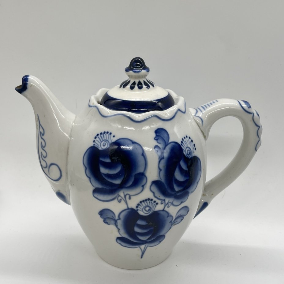 Чайник заварочный с цветочным расписным декором, фарфор, роспись, Объединение «Гжель», СССР, 1972-1985 гг.