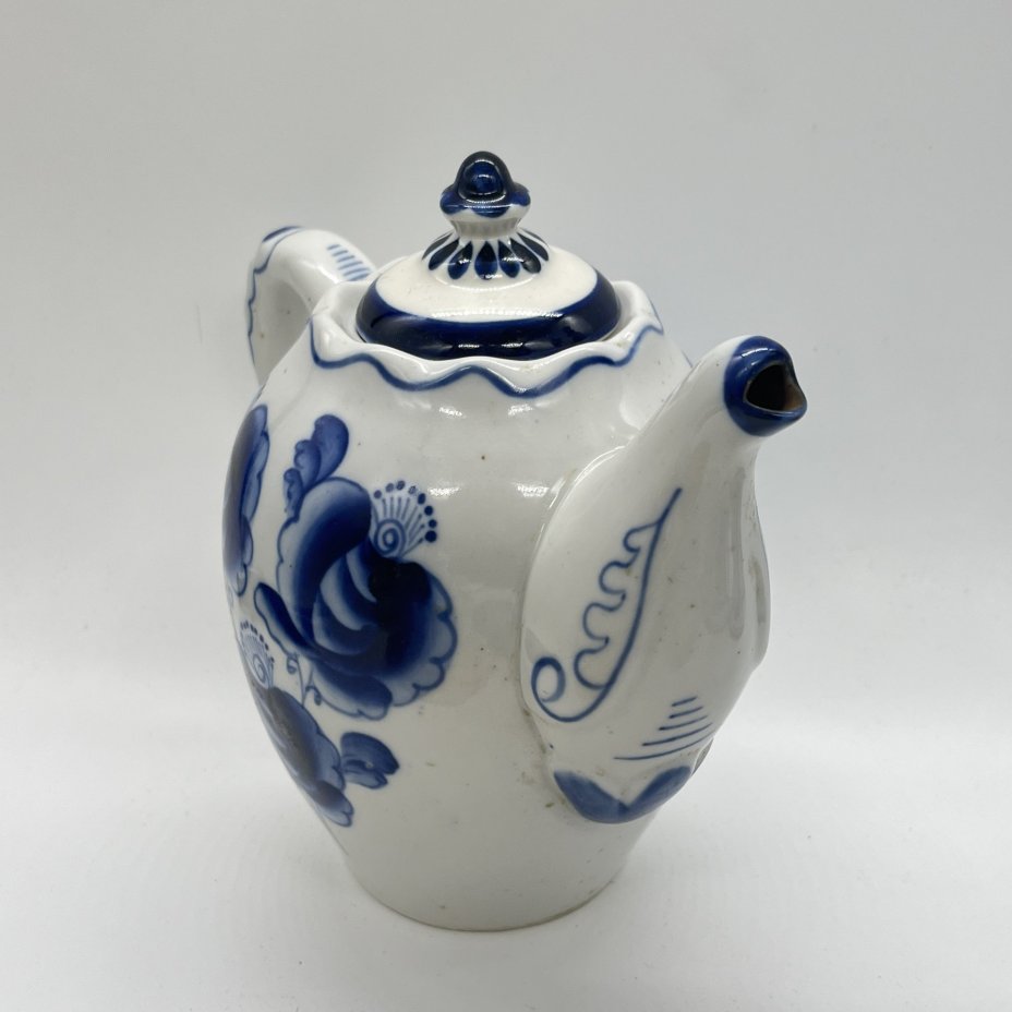 Чайник заварочный с цветочным расписным декором, фарфор, роспись, Объединение «Гжель», СССР, 1972-1985 гг.