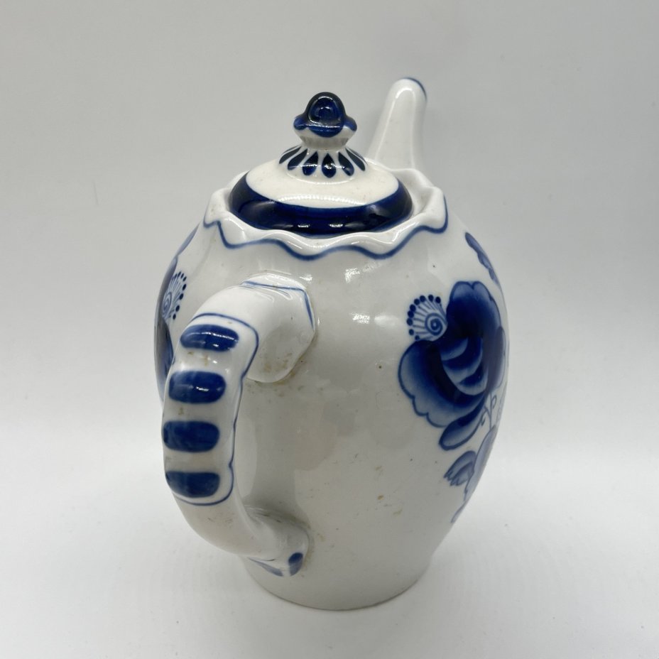 Чайник заварочный с цветочным расписным декором, фарфор, роспись, Объединение «Гжель», СССР, 1972-1985 гг.