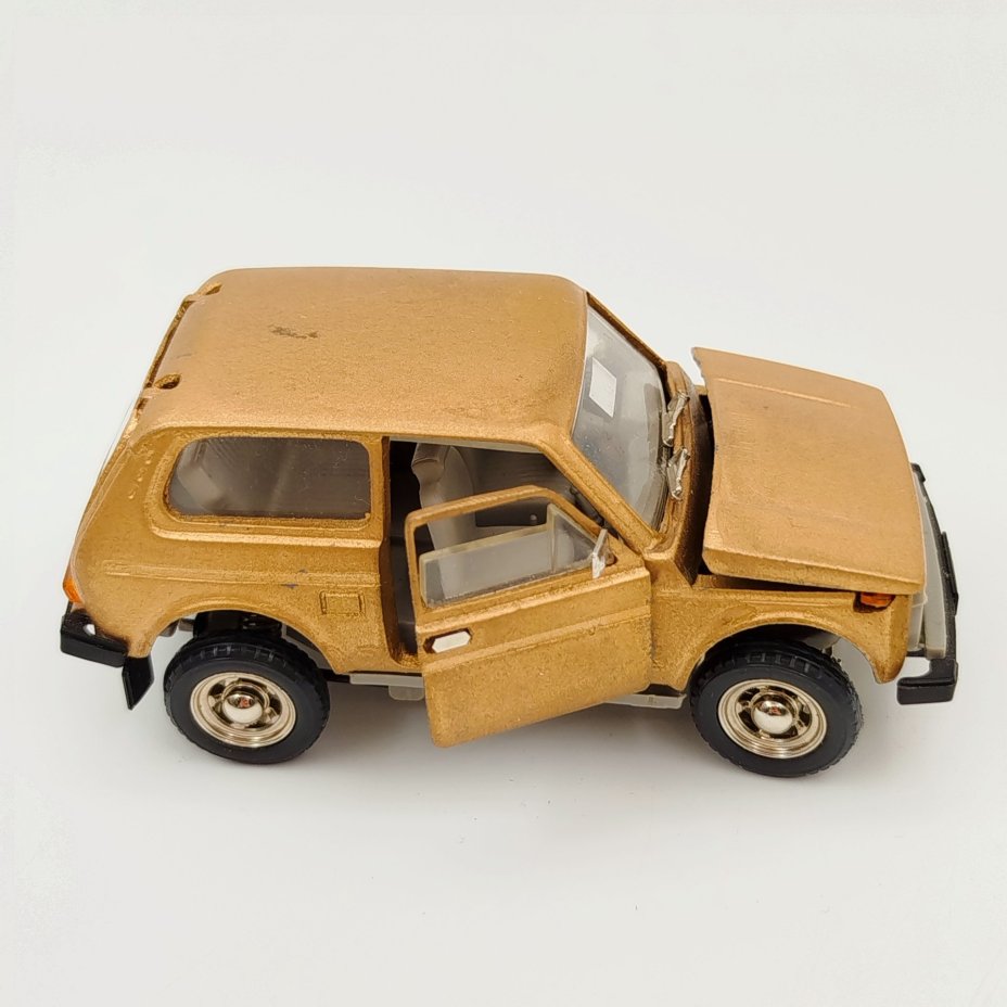 Модель автомобиля в масштабе 1:43 "LADA 2121 Niva" (авторская версия), металл, пластмасса, крашение, СССР, 1970-1990 гг.