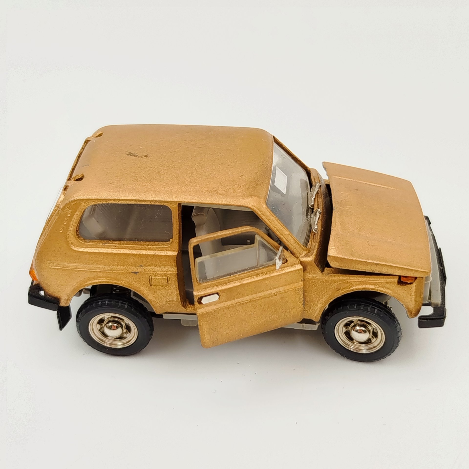 Модель автомобиля в масштабе 1:43 "LADA 2121 Niva" (авторская версия)