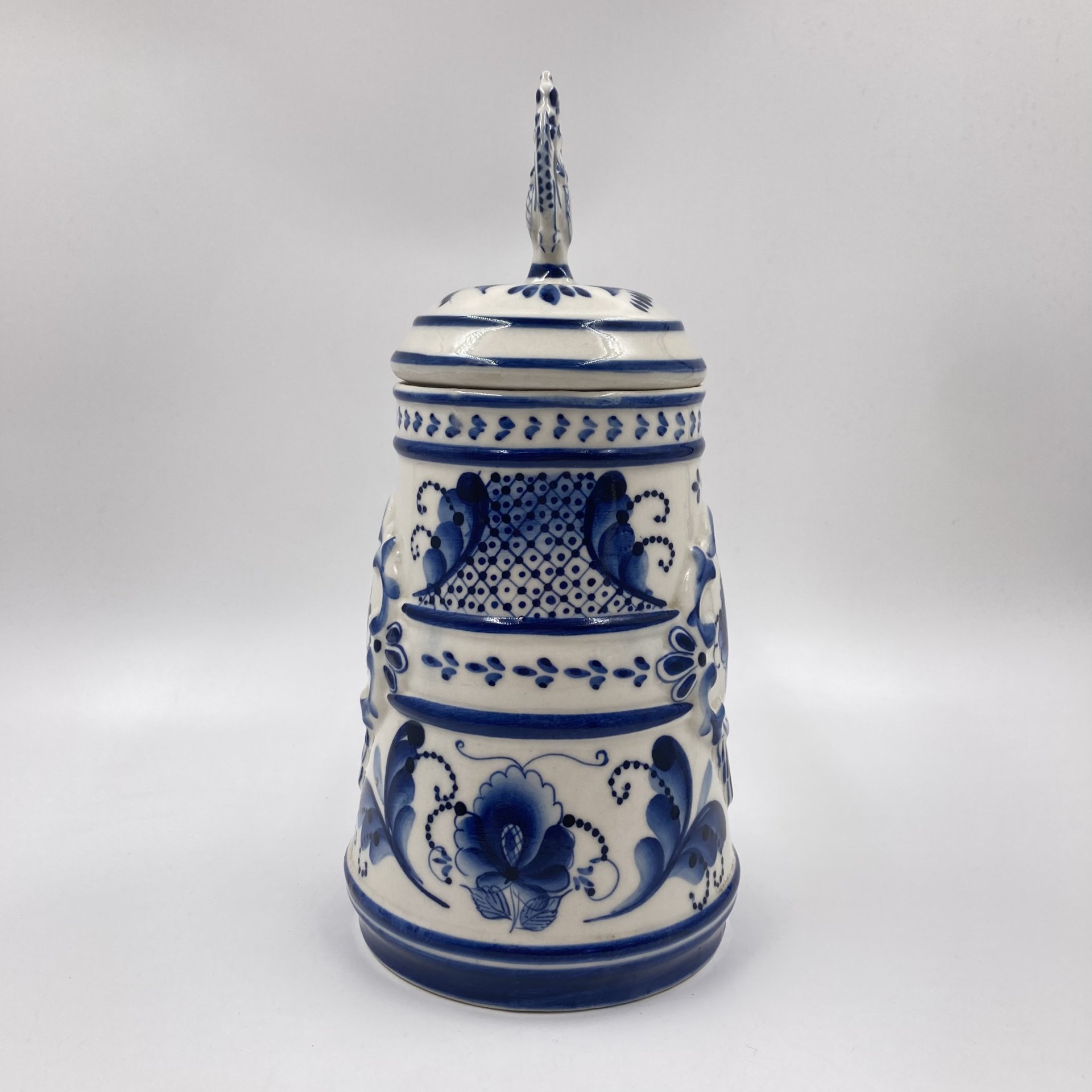 Пивная кружка с крышкой