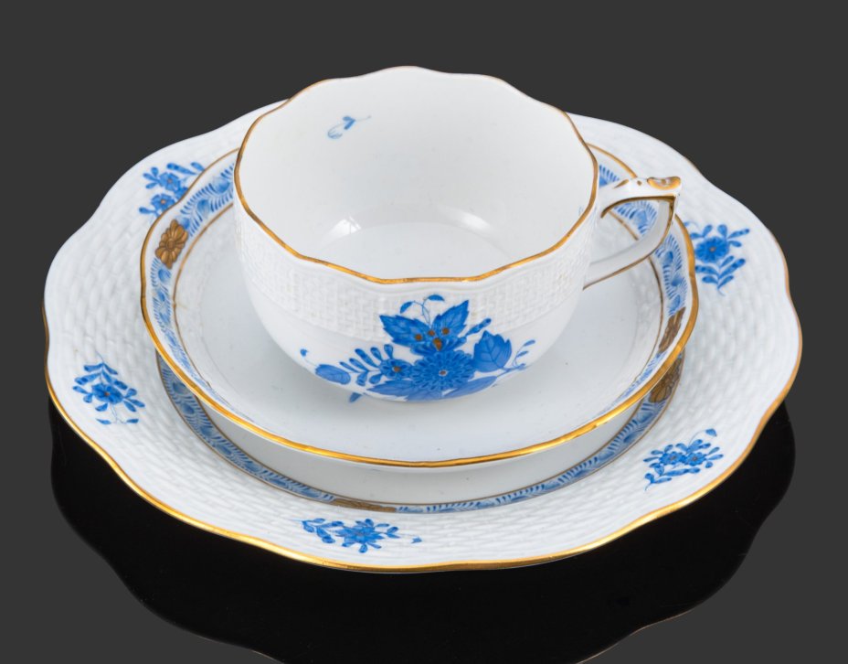 Трио чайное, выполненное в фирменном дизайне "Chinese Bouquet" ("Apponyi Blue"), фарфор, роспись, золочение, Herend (Херенд), Herend (Херенд)