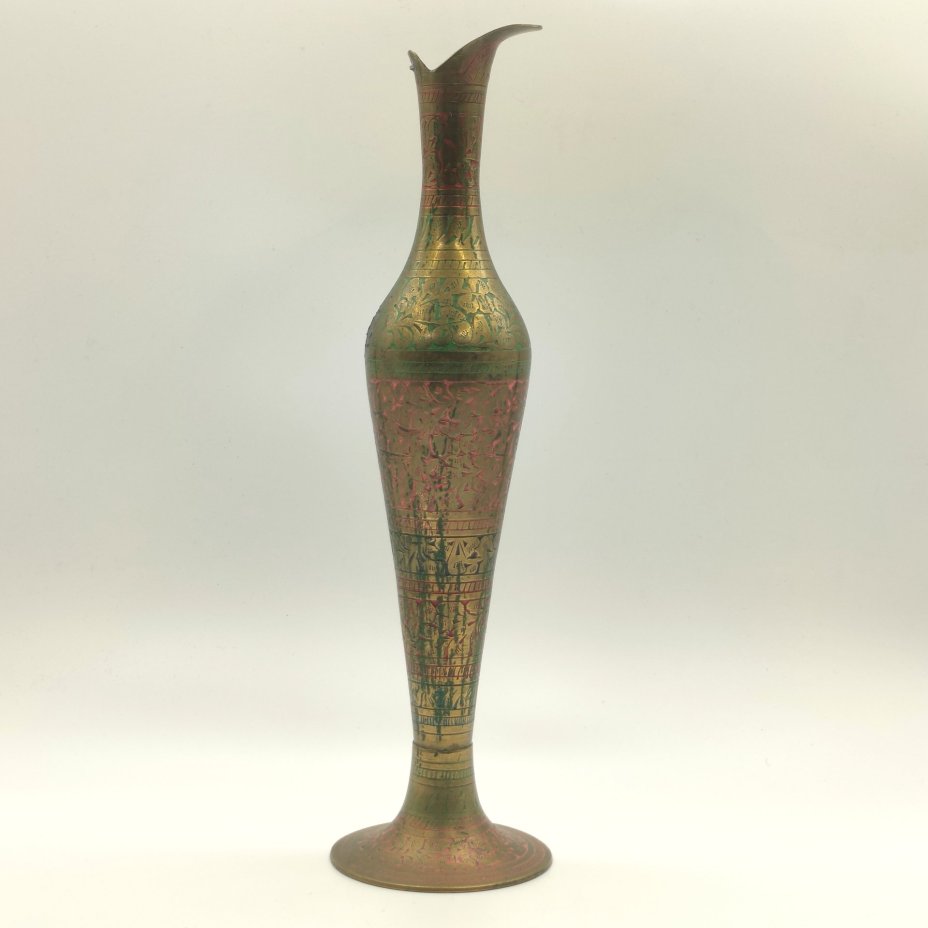 Кувшин, декорированный растительным узором в восточном стиле, латунь, гравировка, роспись, Индия, 1970-1990 гг.