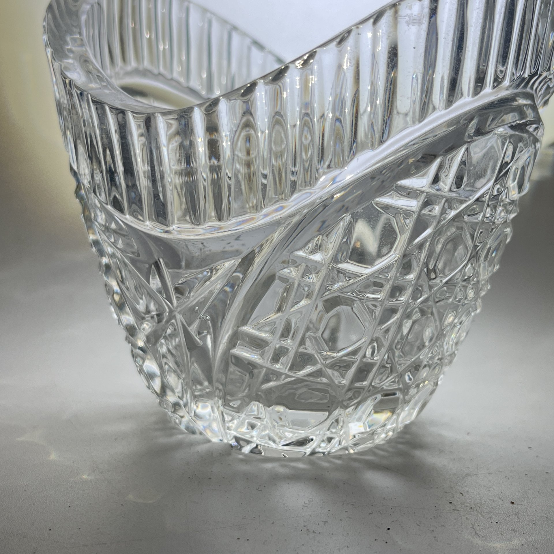 Вазочка для десерта/закусок (конфетница) с геометрическим декором, хрусталь, пресс, СССР, 1970-1990 гг.