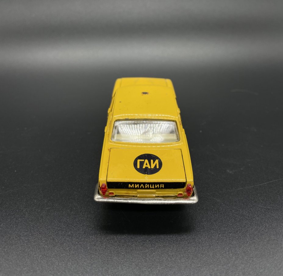 Модель автомобиля в масштабе 1:43 "ГАЗ 2401" (милиция)