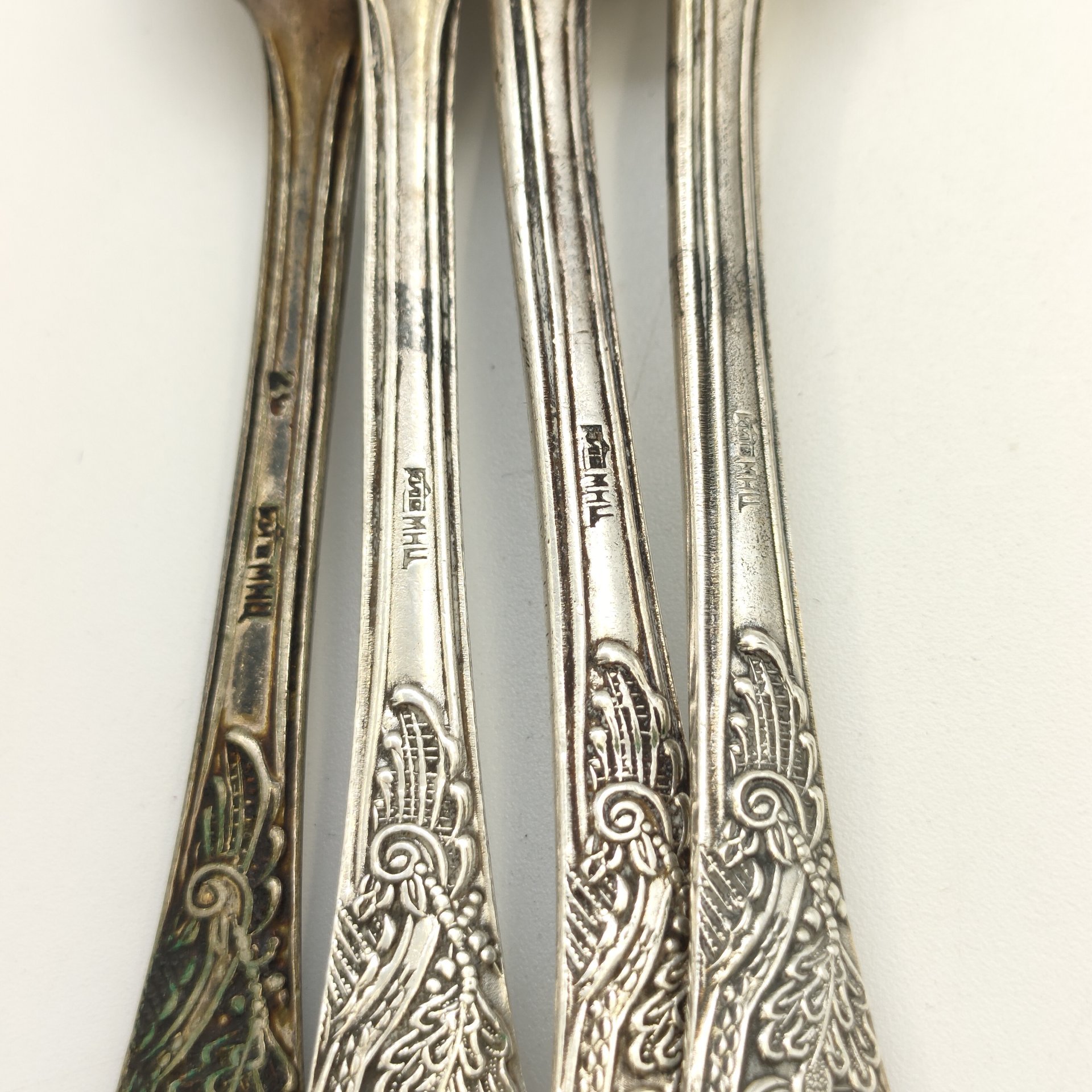 Набор из 4-х чайных ложек "Дубок" (в подборе), мНЦ (медь-никель-цинк), Киевский завод столовых приборов и посуды им. Дзержинского (ЗiД, ЗиД), СССР, 1950-1960 гг.