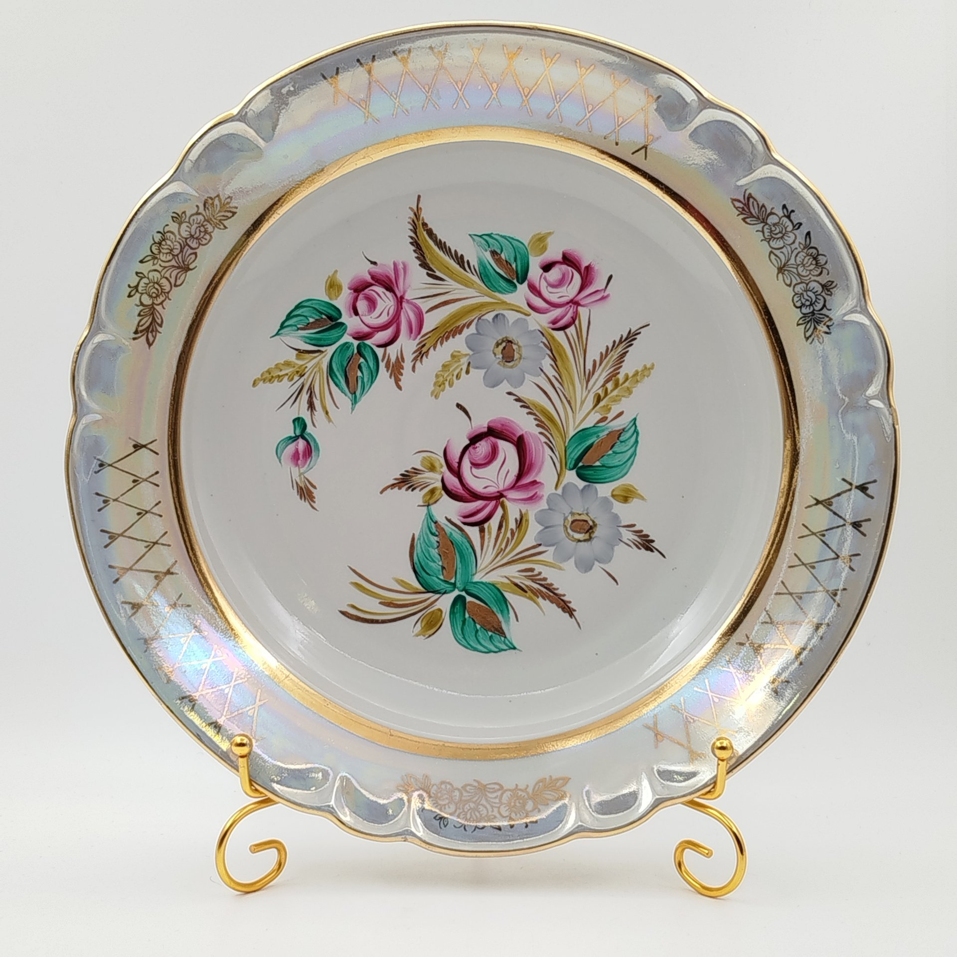 Блюдо круглой формы с цветочным декором, фарфор, роспись, люстр, золочение, Барановский фарфоровый завод, СССР, 1970-1991 гг.