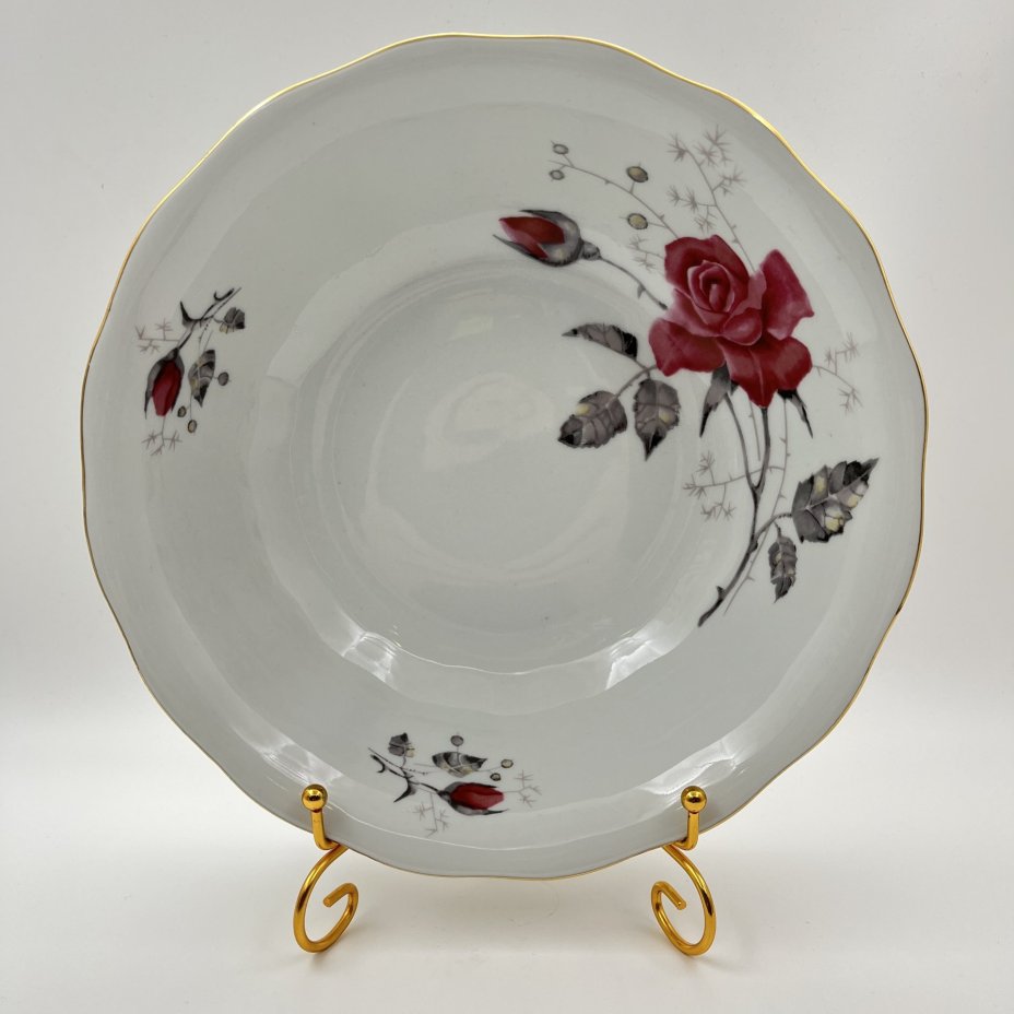 Салатник, украшенный изображением розы