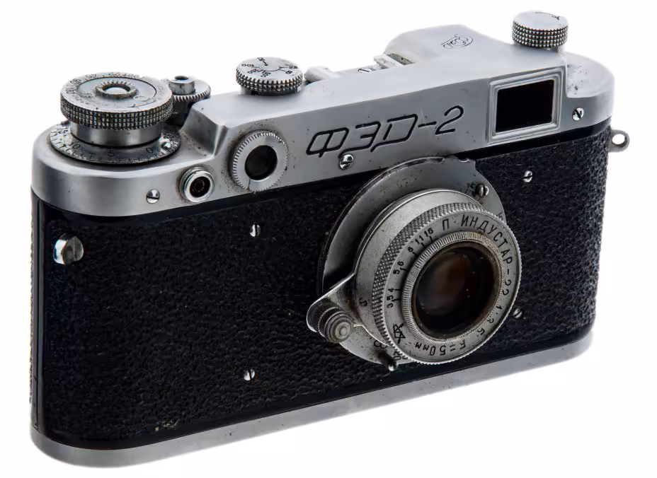 Фотоаппарат пленочный "ФЭД-2" с объективом "Индустар-22" в оригинальном кофре, металл, Харьковский машиностроительный завод "ФЭД", СССР, 1955-1970 гг., Харьковский машиностроительный завод им. Дзержинского (ФЭД)