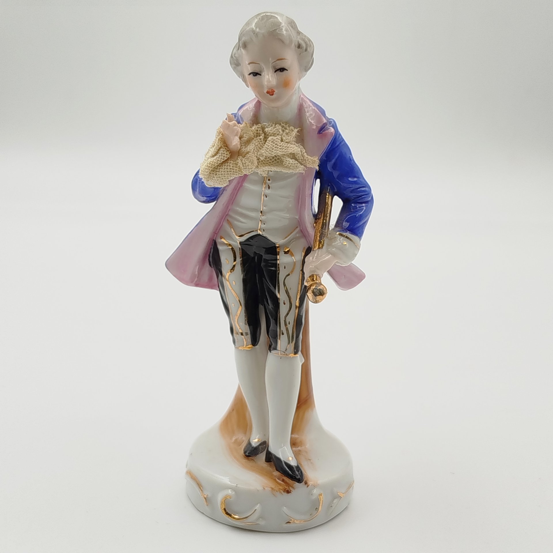 Статуэтка "Кавалер", фарфор, роспись, ткань, Азия, 1970-1990 гг.