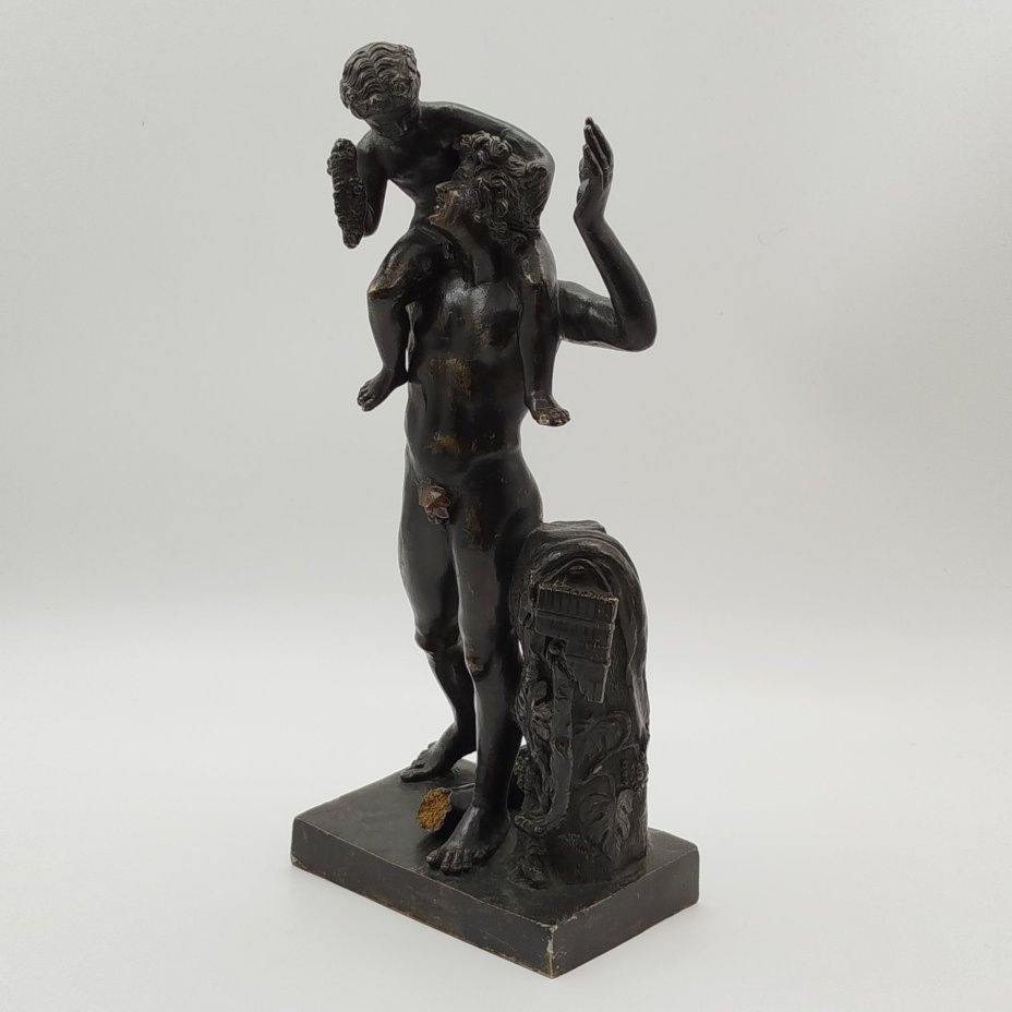 Скульптура "Сатир и младенец Бахус" ("Фавн и Бахус"), по модели литейной мастерской P. Masulli