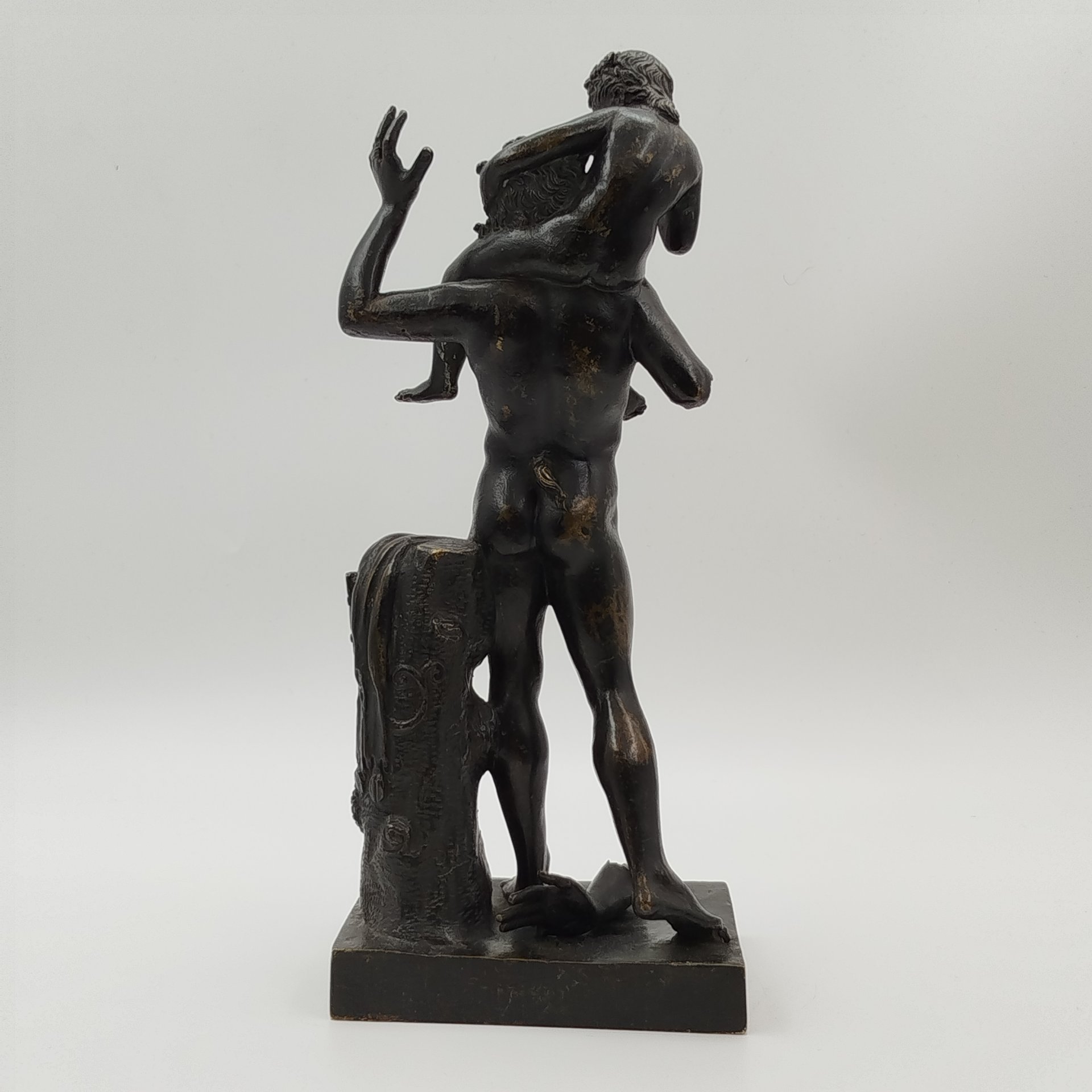 Скульптура "Сатир и младенец Бахус" ("Фавн и Бахус"), по модели литейной мастерской P. Masulli, металл, литье, Европа, 1960-1980 гг.