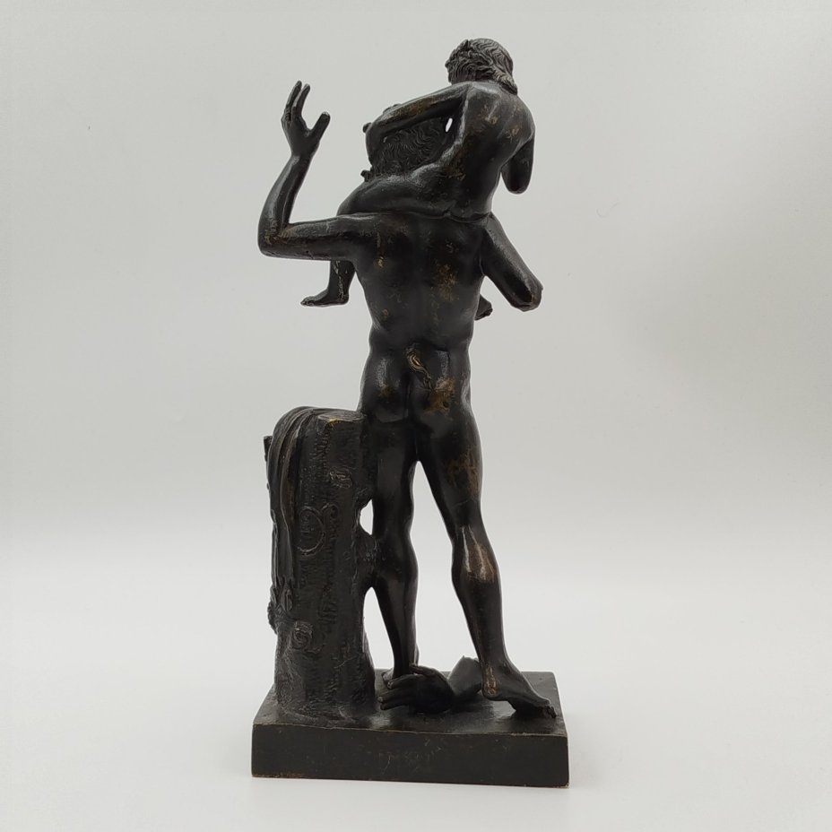 Скульптура "Сатир и младенец Бахус" ("Фавн и Бахус"), по модели литейной мастерской P. Masulli