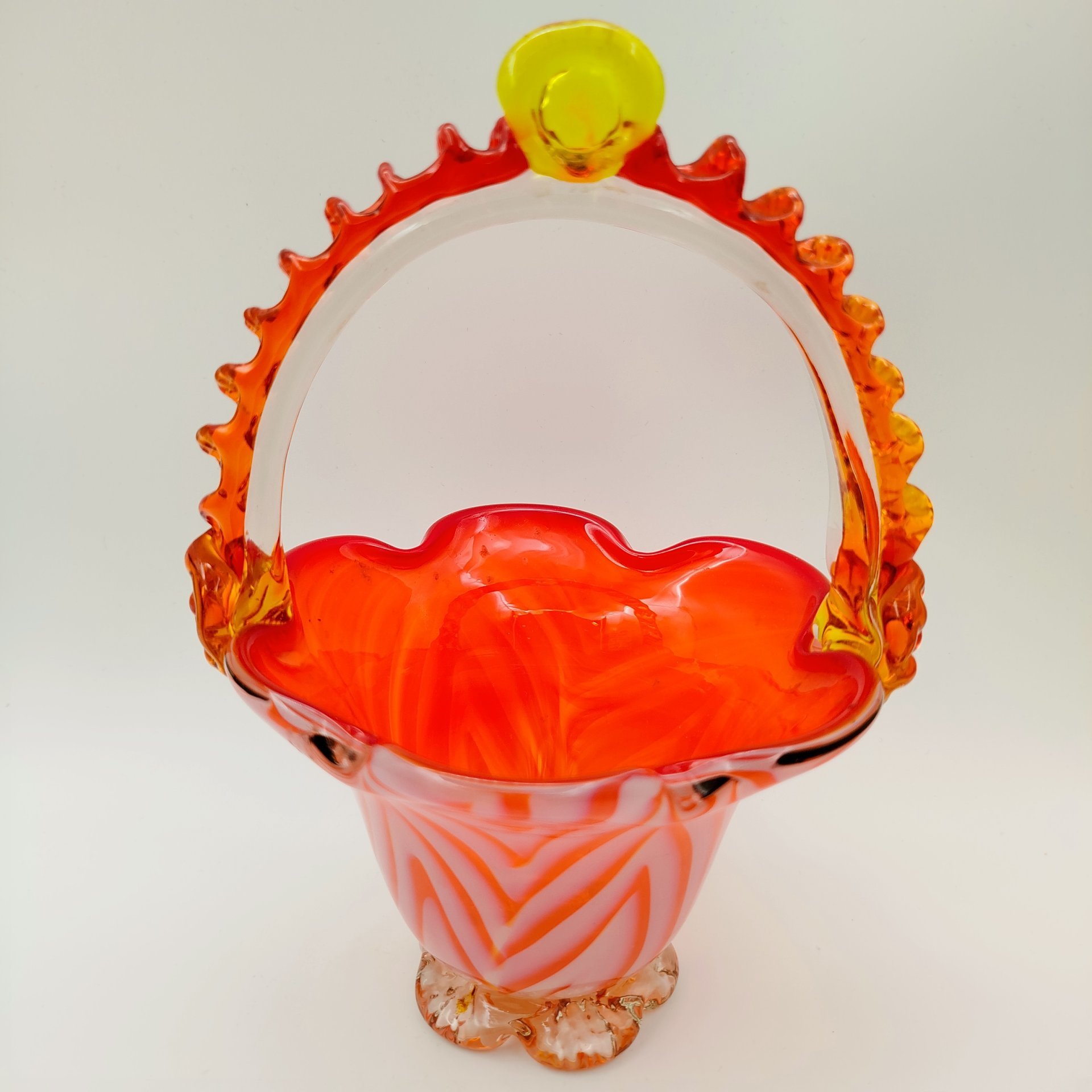 Конфетница "Корзиночка", стекло, (сульфидно-цинковое), гутная техника, Стекольный завод «Красный май», СССР, 1960-1990 гг.