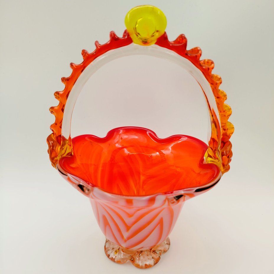 Конфетница "Корзиночка", стекло, (сульфидно-цинковое), гутная техника, Стекольный завод «Красный май», СССР, 1960-1990 гг.