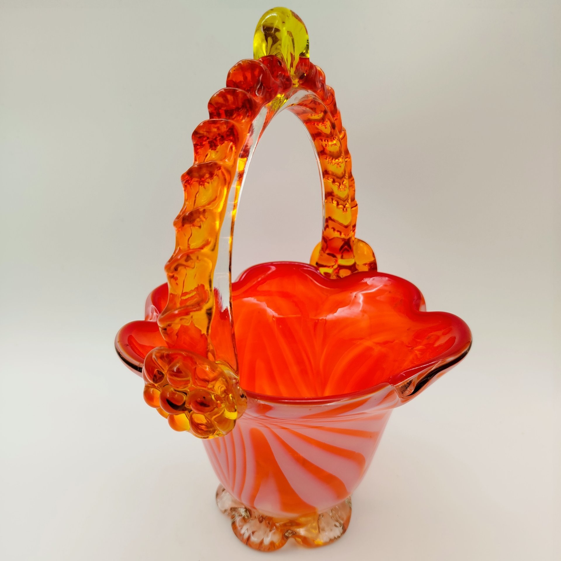 Конфетница "Корзиночка", стекло, (сульфидно-цинковое), гутная техника, Стекольный завод «Красный май», СССР, 1960-1990 гг.