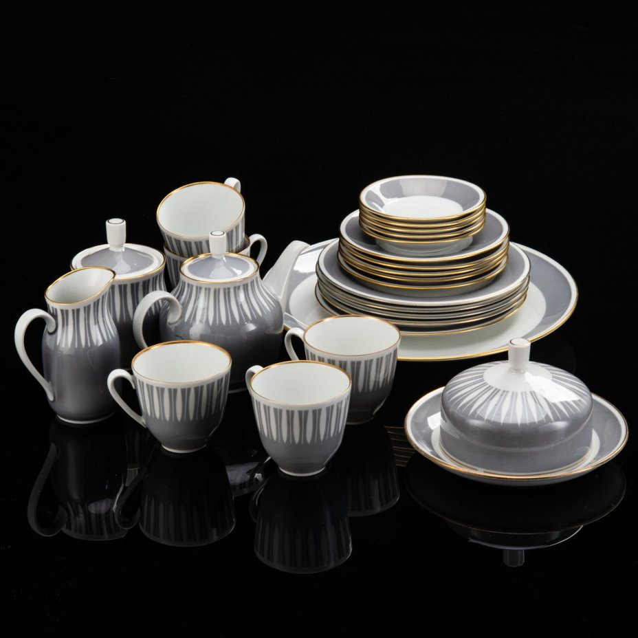 Сервиз чайно-кофейный на 5 персон, украшенный лаконичным декором (25 предметов), фарфор, Weimar Porzellan (Веймарский фарфор), Германия, 1949-1980 гг.