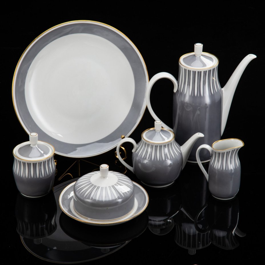Сервиз чайно-кофейный на 5 персон, украшенный лаконичным декором (25 предметов), фарфор, Weimar Porzellan (Веймарский фарфор), Германия, 1949-1980 гг.