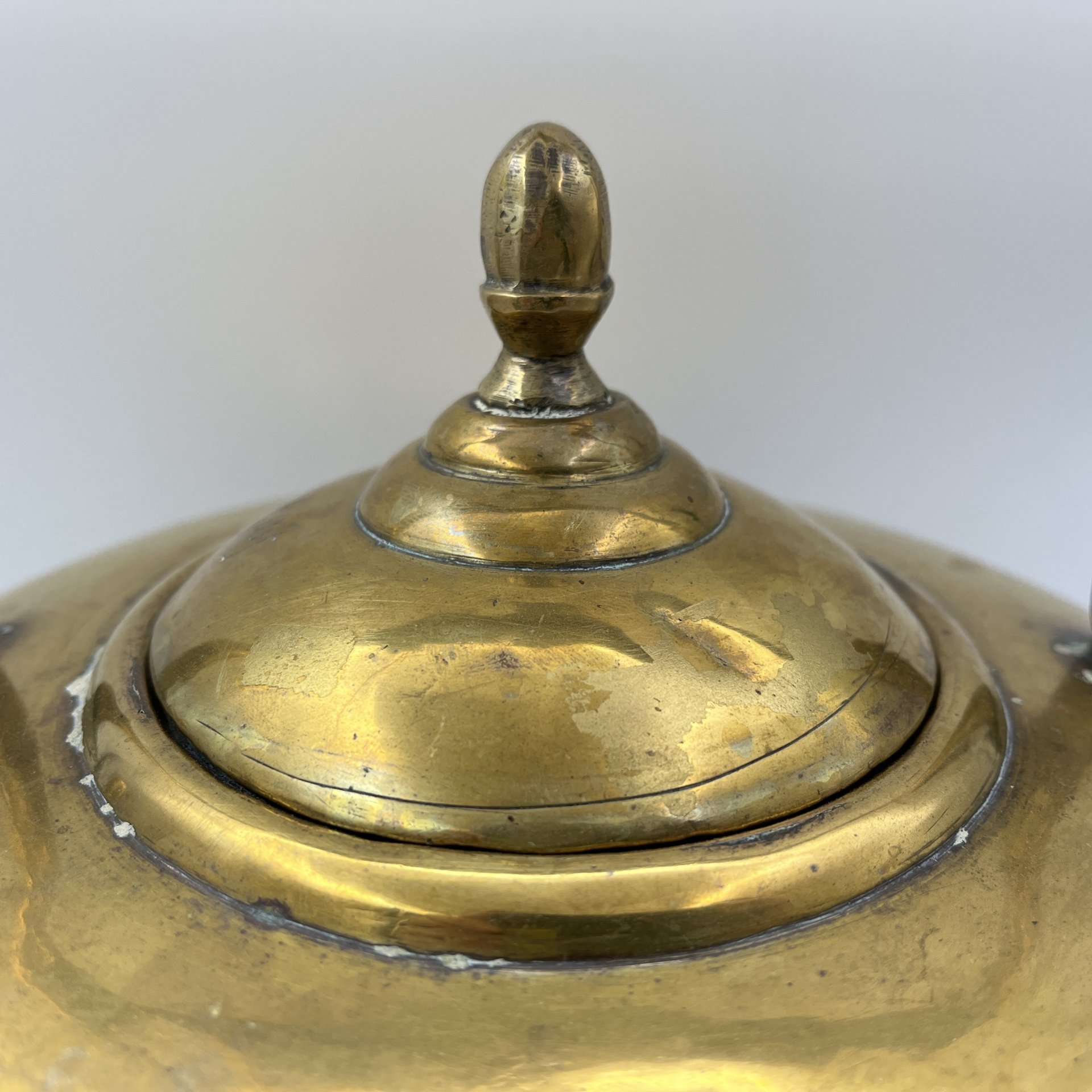 Чайник золотистого цвета (крупный)