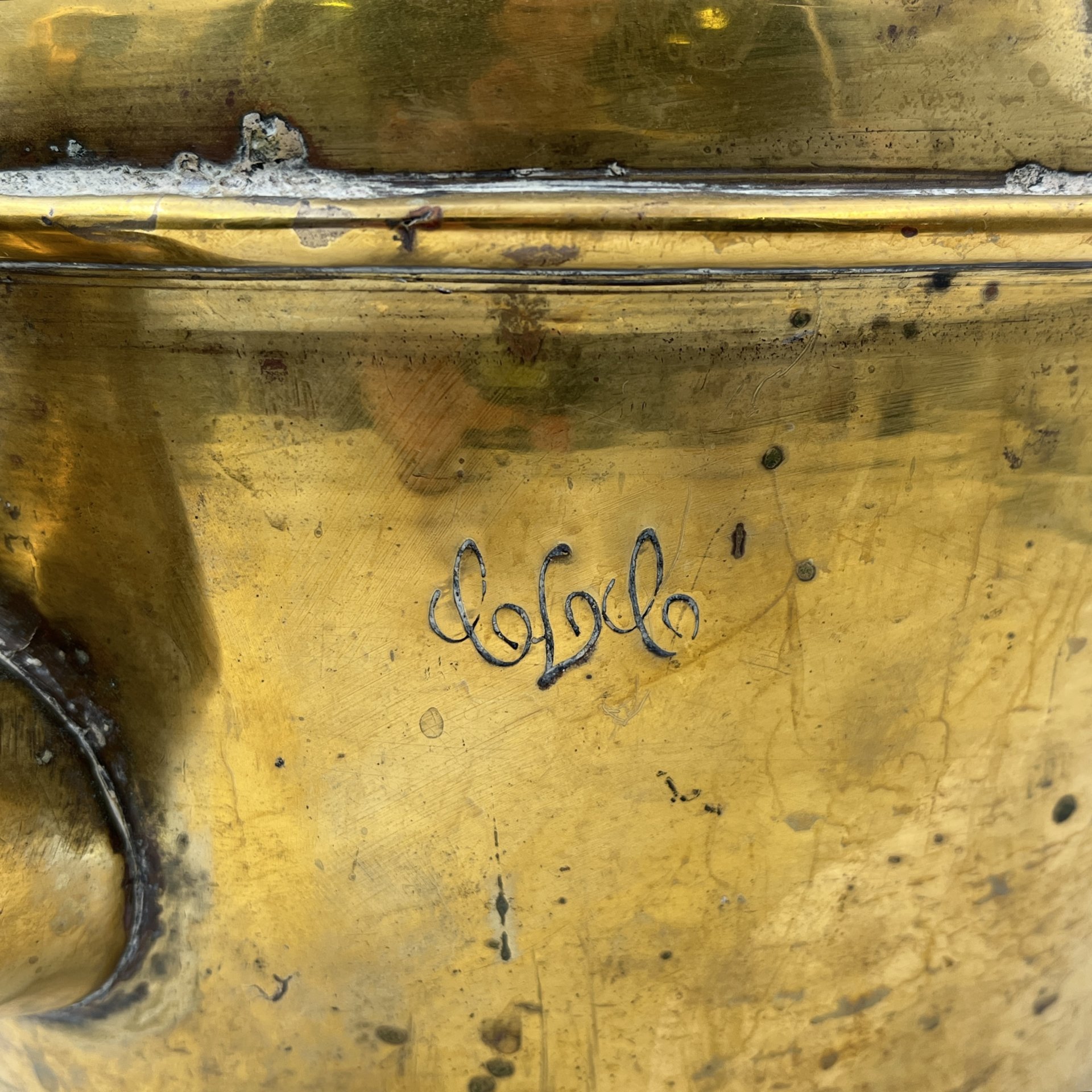 Чайник золотистого цвета (крупный)