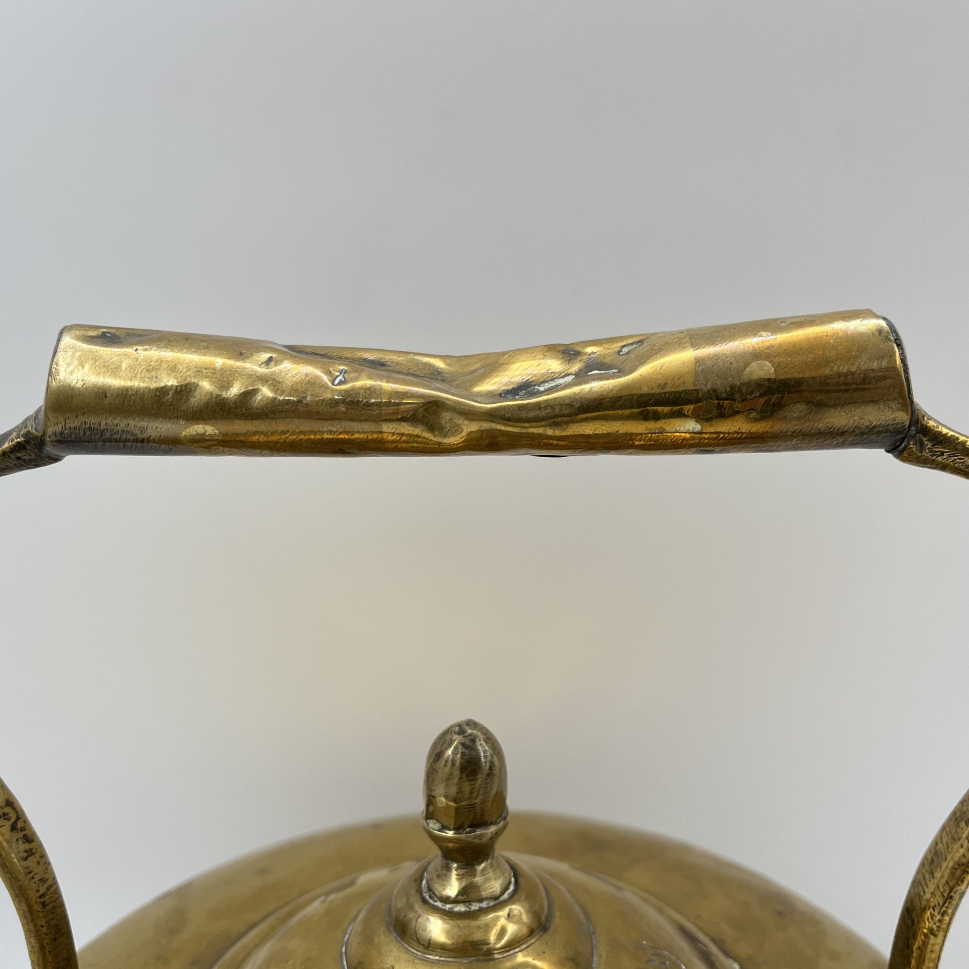 Чайник золотистого цвета (крупный)