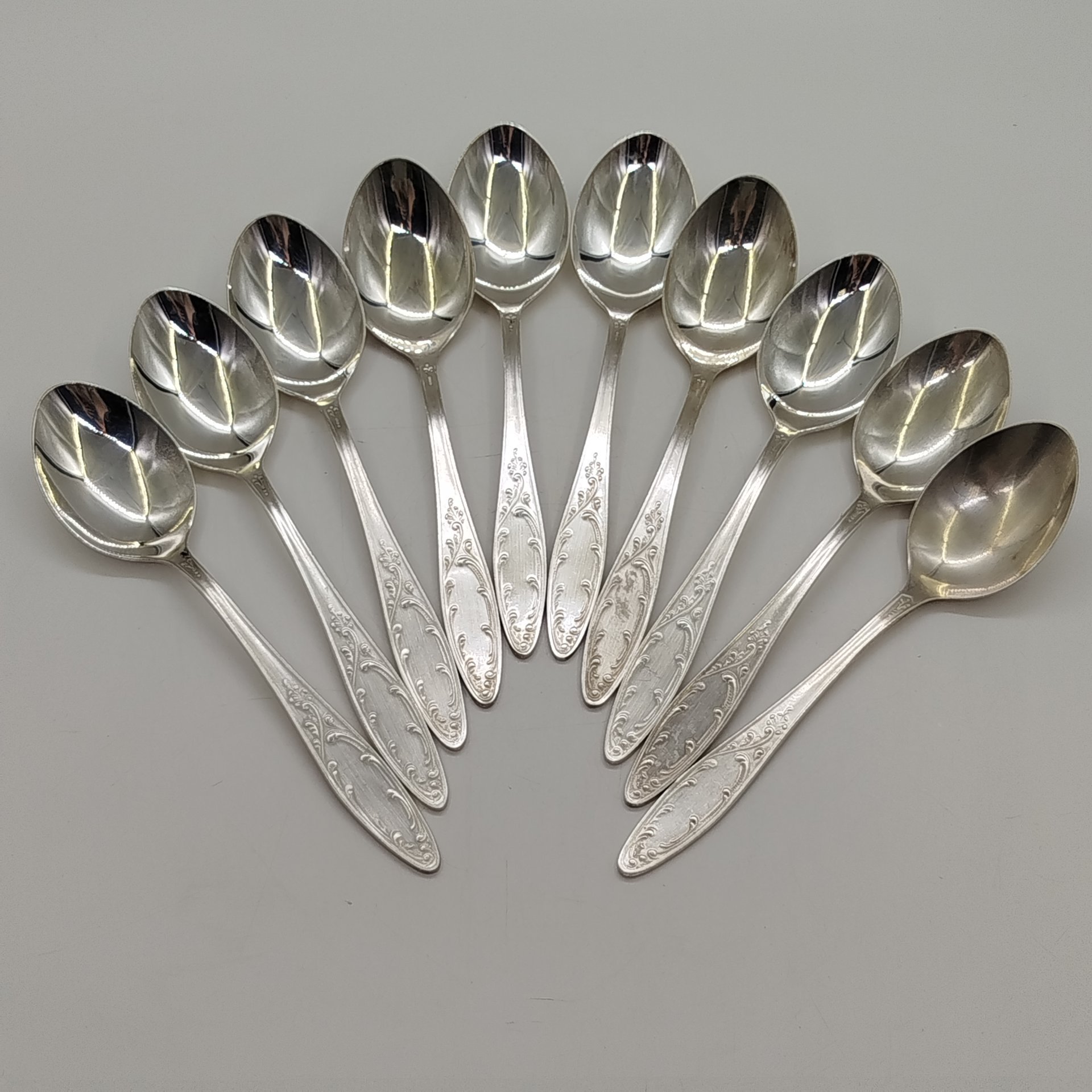 Набор из десяти десертных ложек "Пламя", мНЦ (медь-никель-цинк), Кольчугинский завод цветных металлов, СССР, 1960-1990 гг.