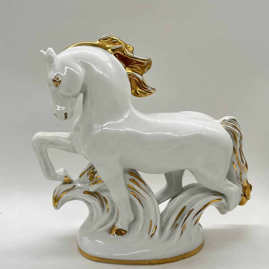 Статуэтка "Конь-огонь", фарфор, золочение, СССР, 1970-1990 гг.